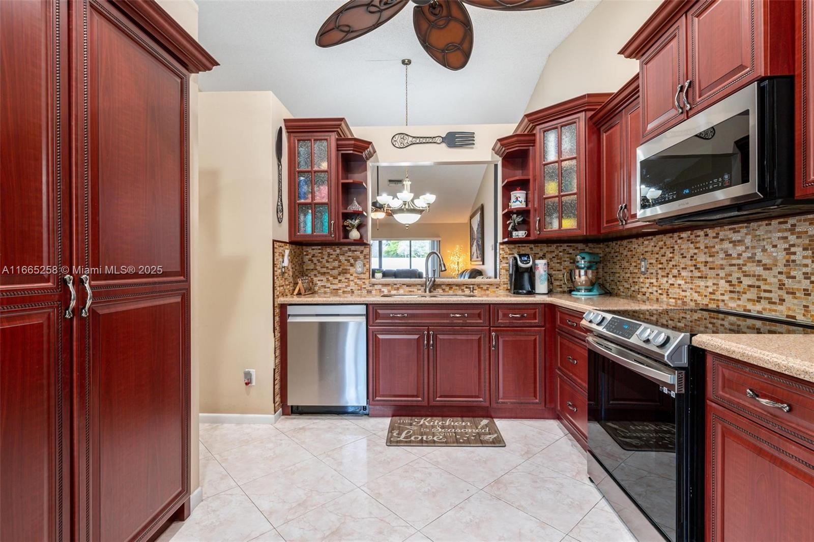 See details 7037 2 / 2 1492 sq. ft. $ 2025-08-02 0 Photo