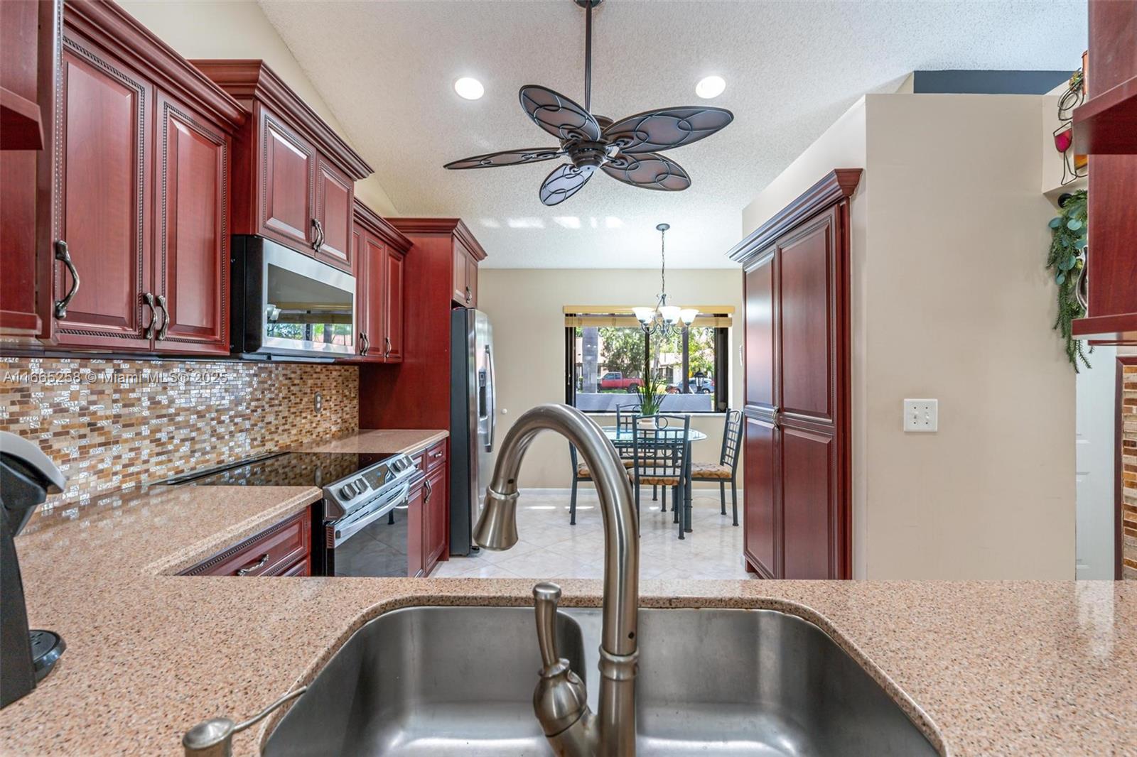 See details 7037 2 / 2 1492 sq. ft. $ 2025-08-02 0 Photo
