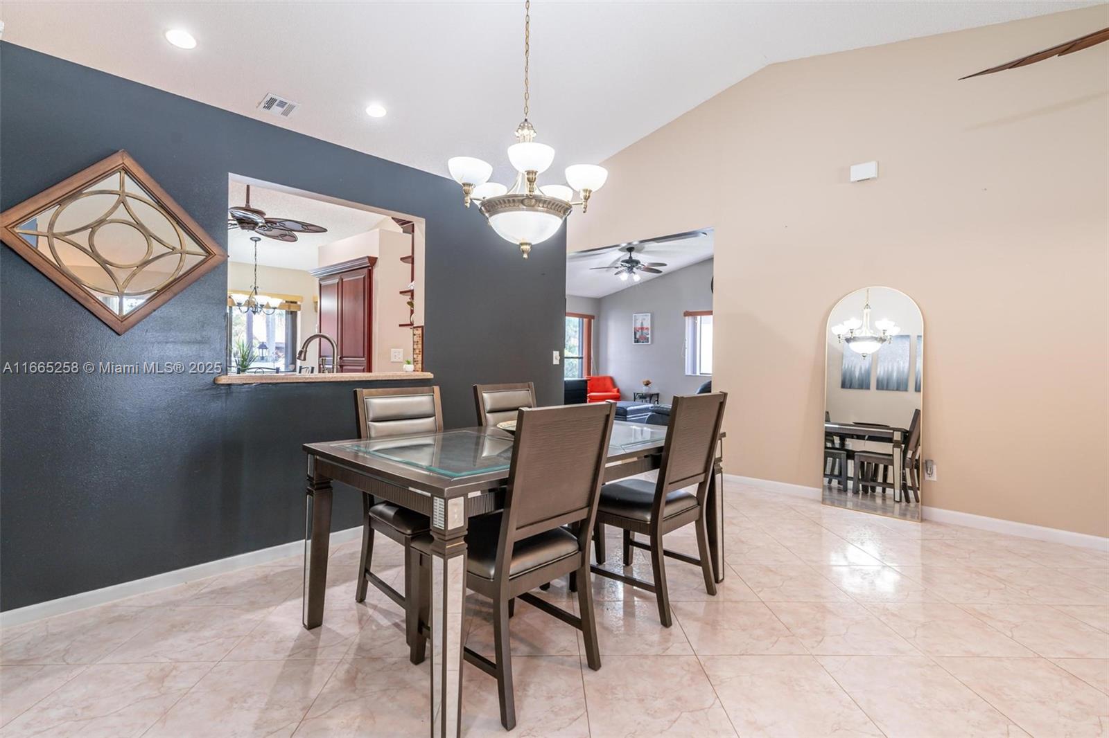 See details 7037 2 / 2 1492 sq. ft. $ 2025-08-02 0 Photo