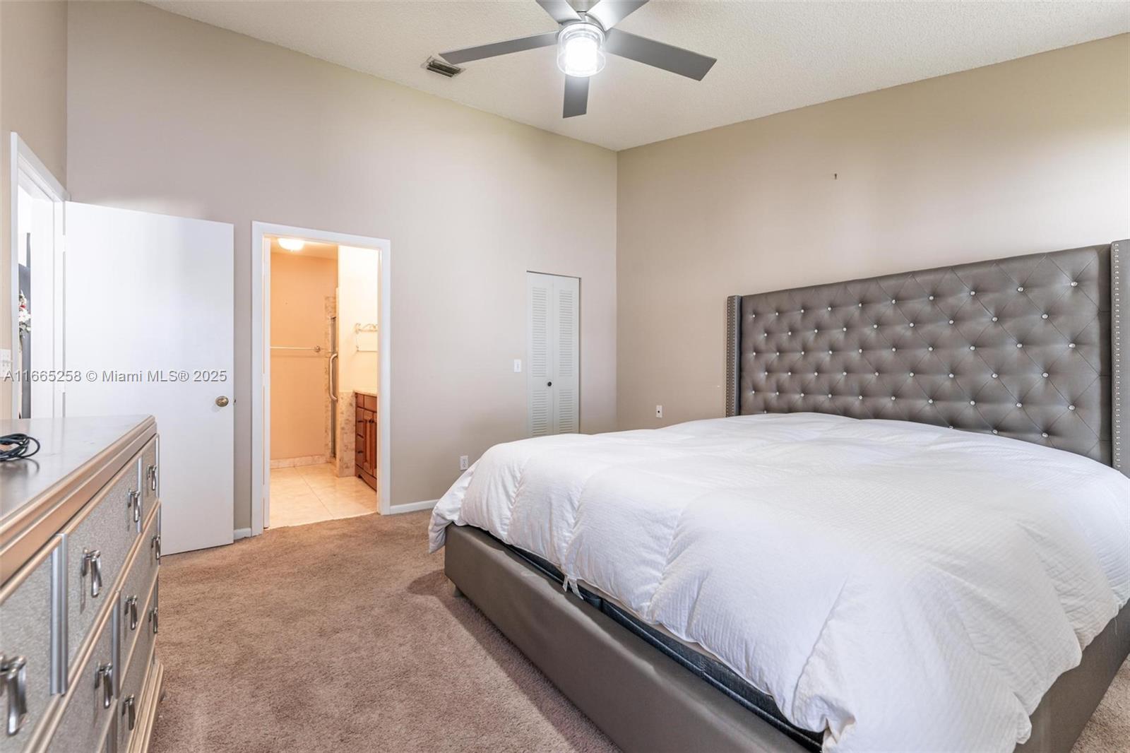 See details 7037 2 / 2 1492 sq. ft. $ 2025-08-02 0 Photo