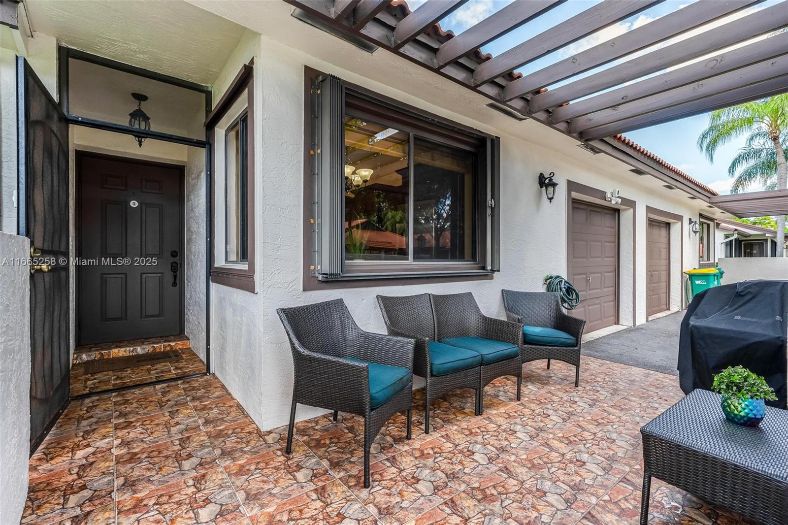 See details 7037 2 / 2 1492 sq. ft. $ 2025-08-02 0 Photo
