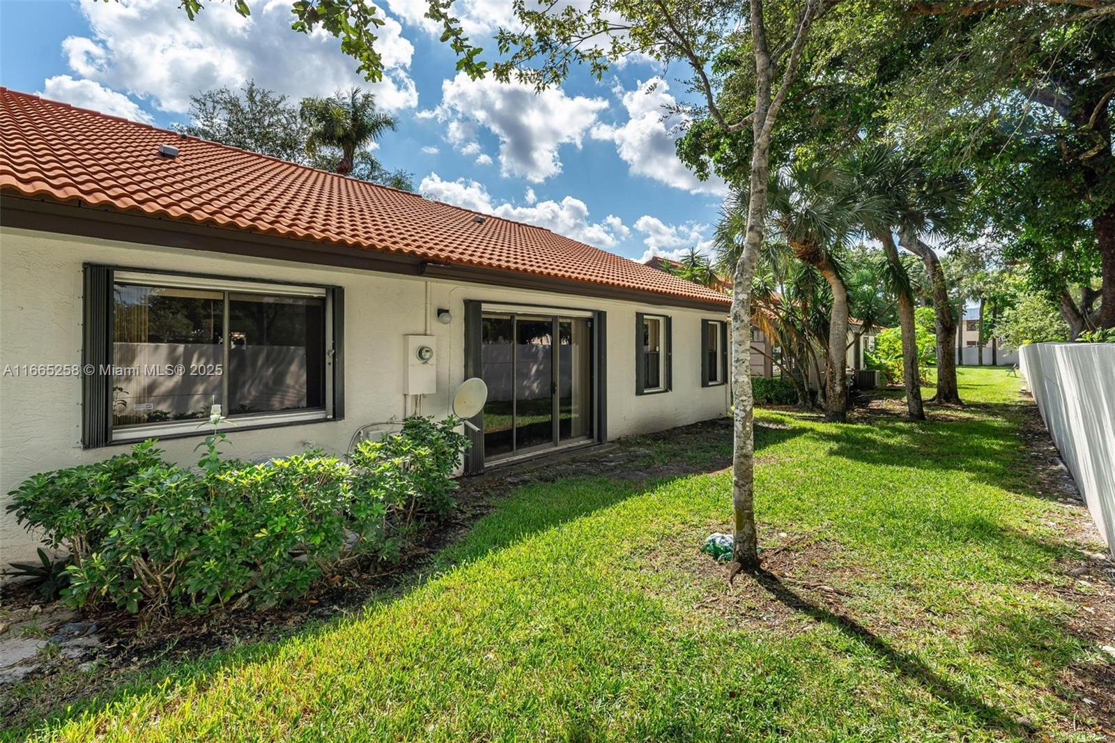 See details 7037 2 / 2 1492 sq. ft. $ 2025-08-02 0 Photo