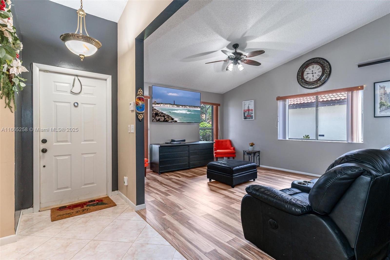 See details 7037 2 / 2 1492 sq. ft. $ 2025-08-02 0 Photo