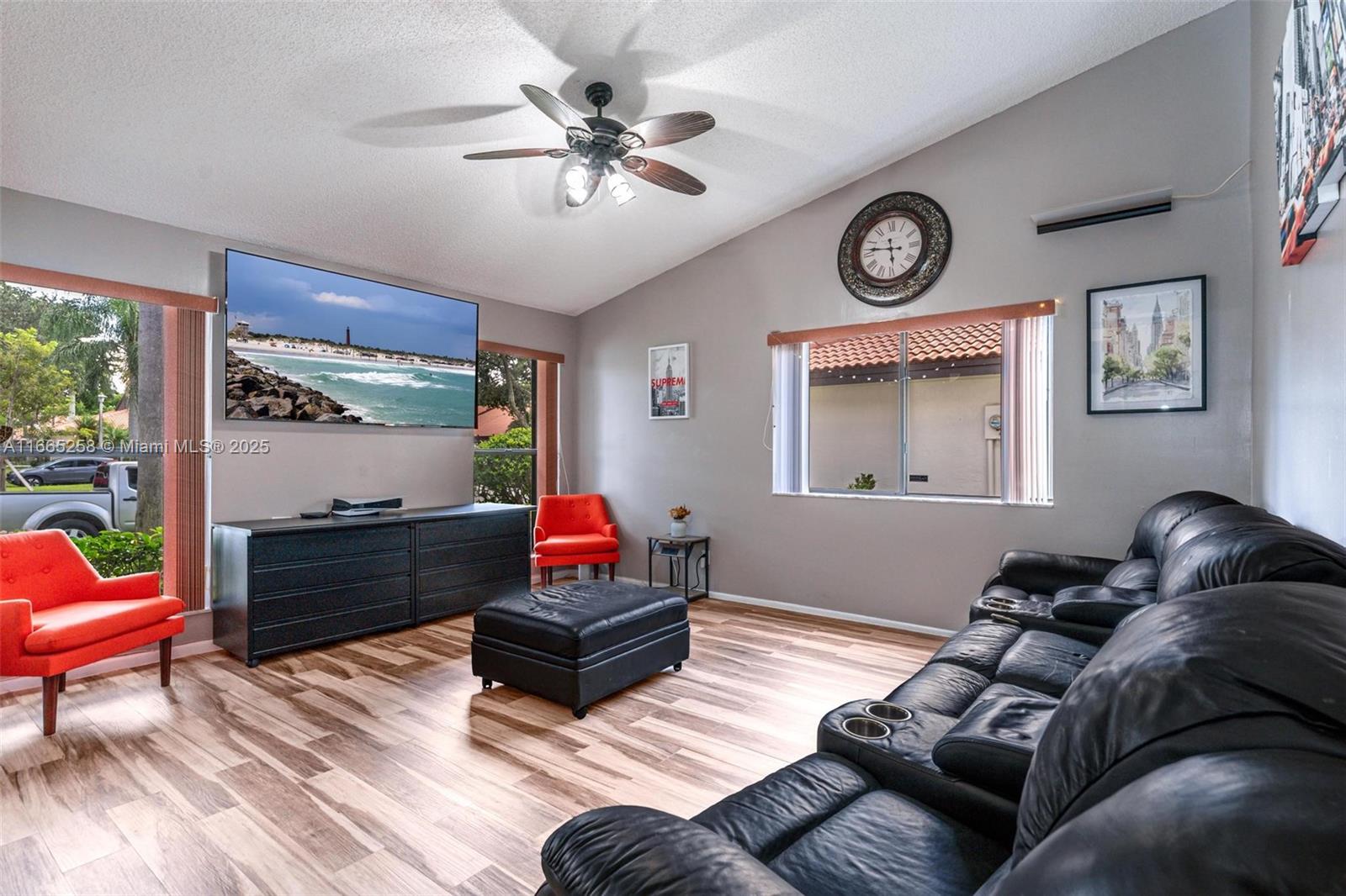 See details 7037 2 / 2 1492 sq. ft. $ 2025-08-02 0 Photo