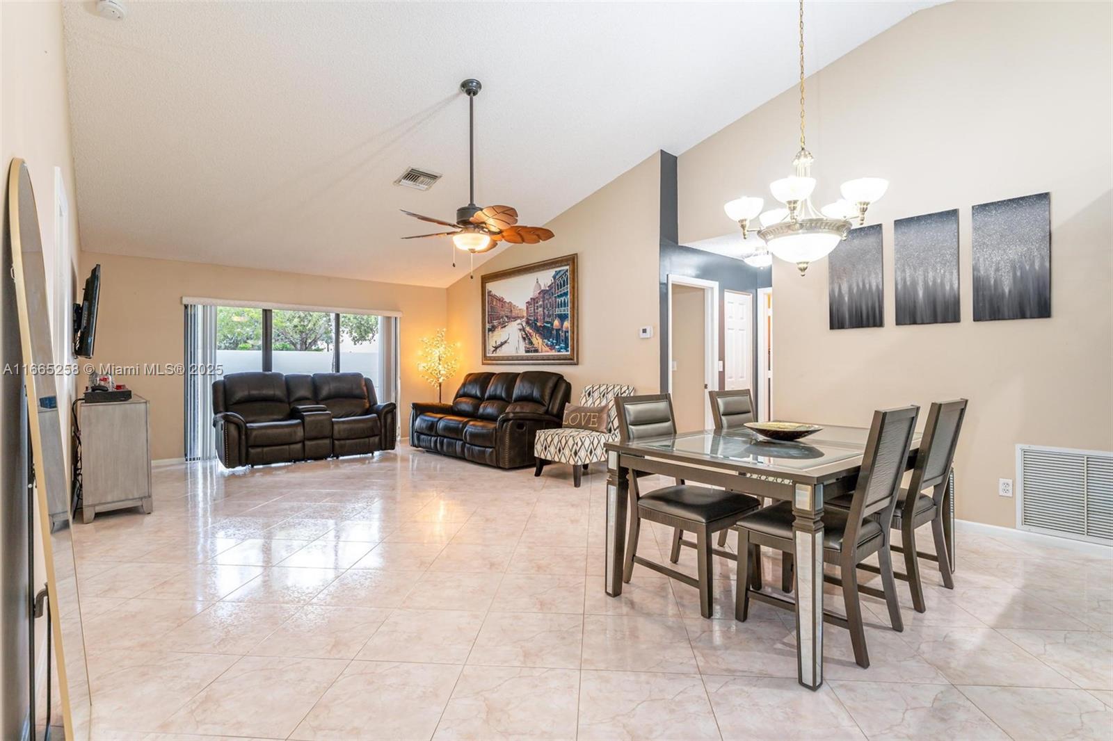 See details 7037 2 / 2 1492 sq. ft. $ 2025-08-02 0 Photo