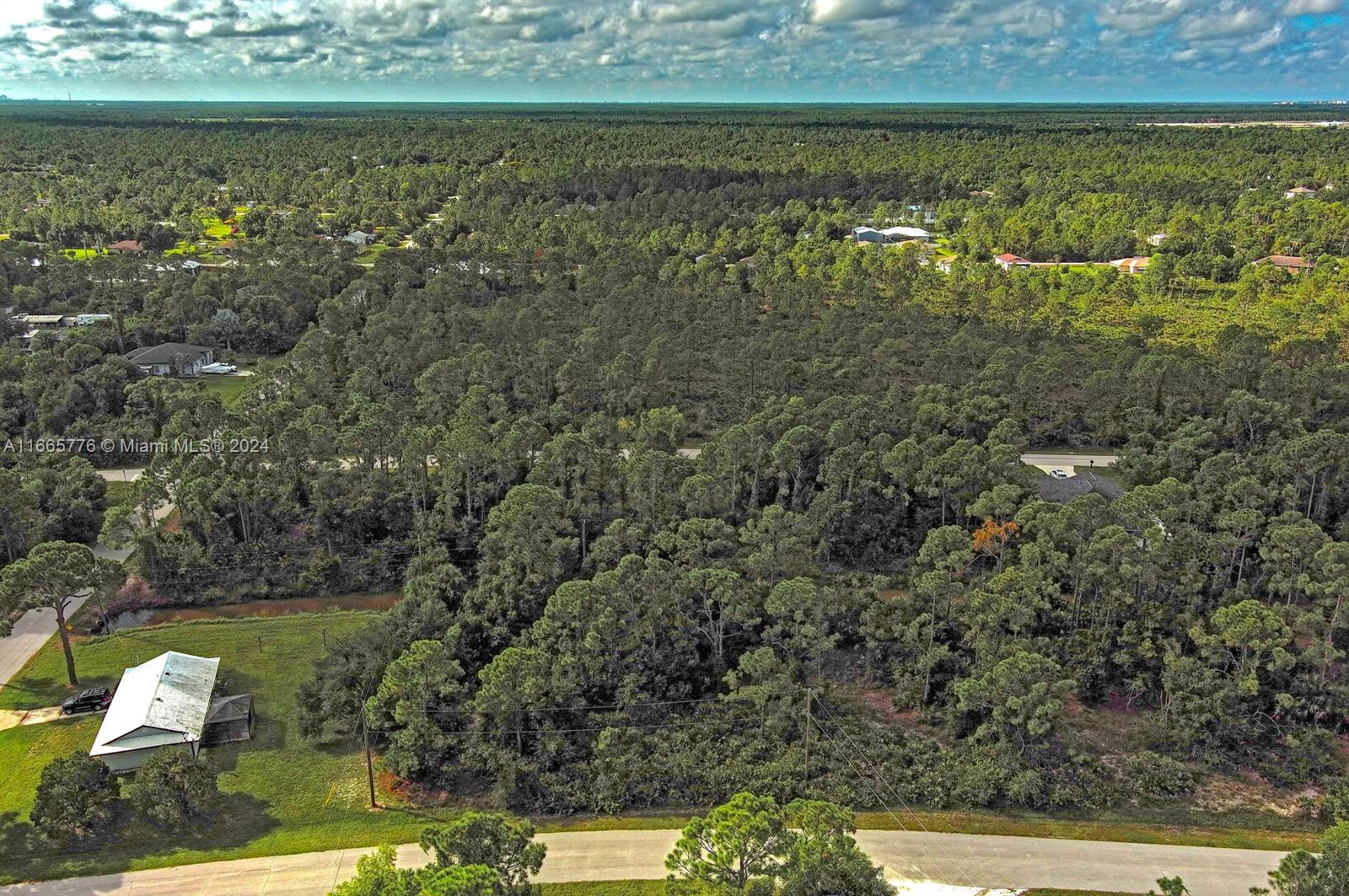   /   sq. ft. $ 2024-09-25 0 foto