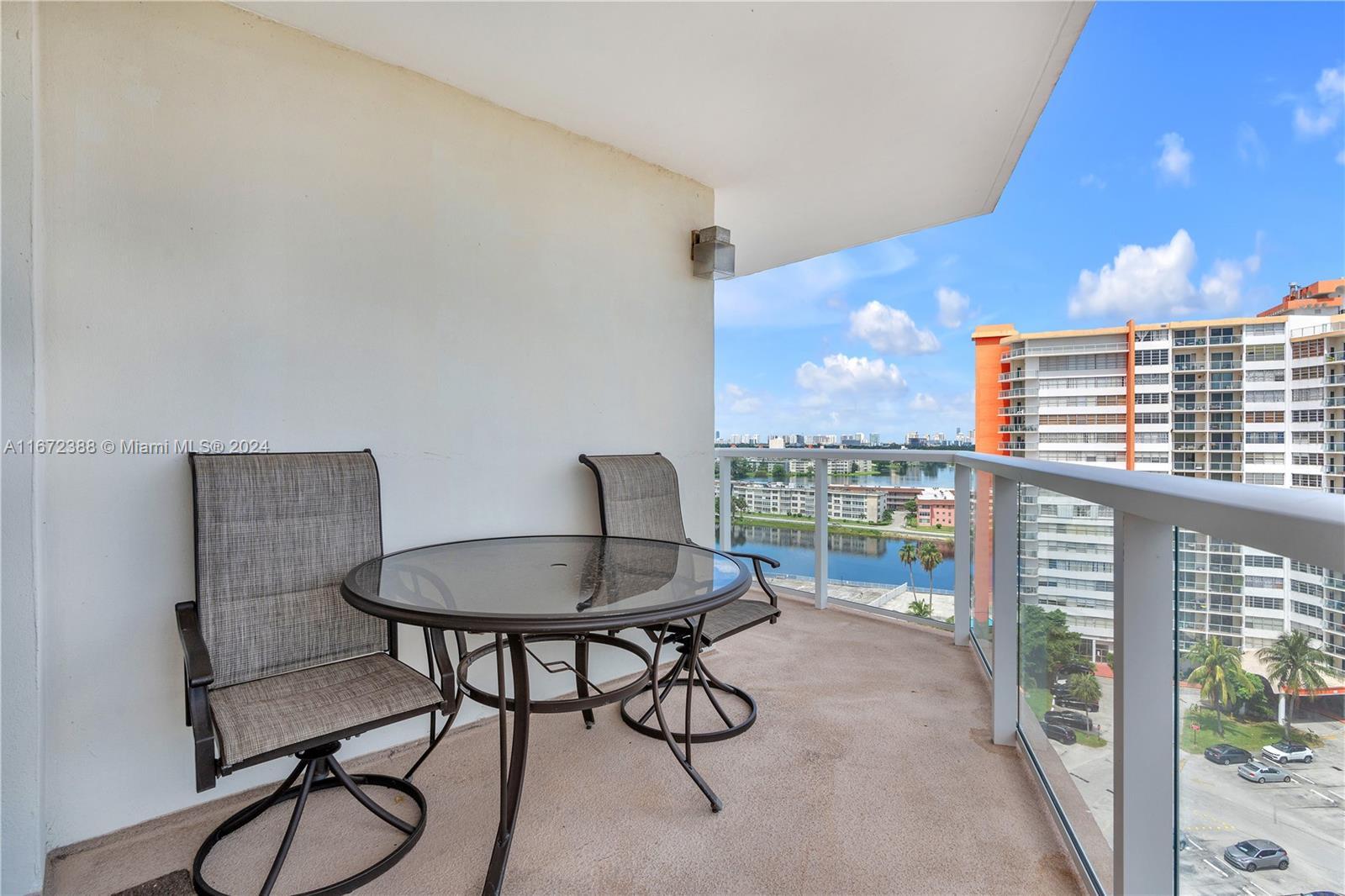 Ver detalles 1225W 2 / 2 1140 sq. ft. $ 2025-01-28 0 foto
