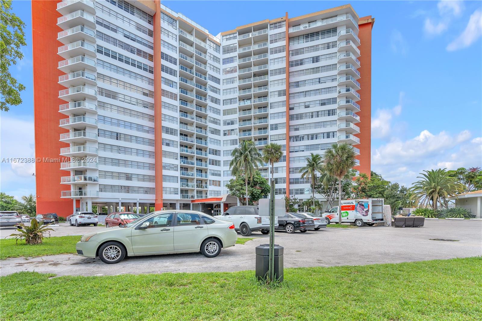 Ver detalles 1225W 2 / 2 1140 sq. ft. $ 2025-01-28 0 foto