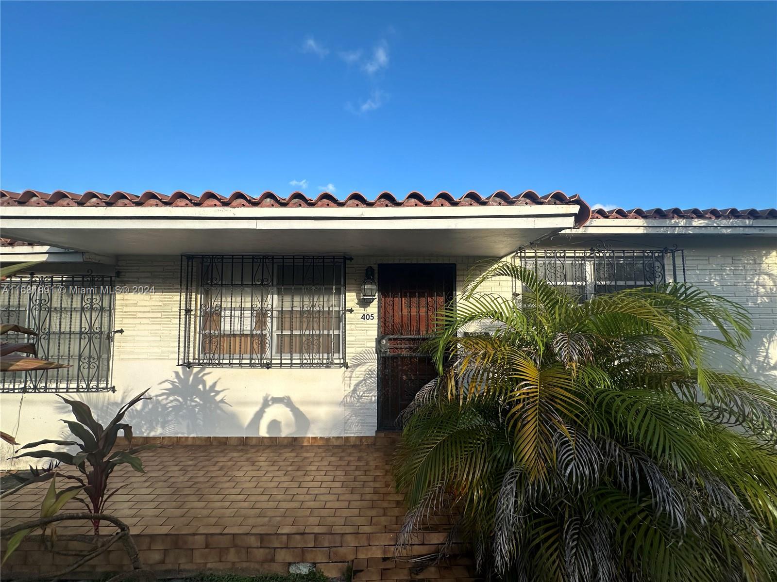 Ver detalles 405 3 / 3 1673 sq. ft. $ 2025-08-18 0 foto