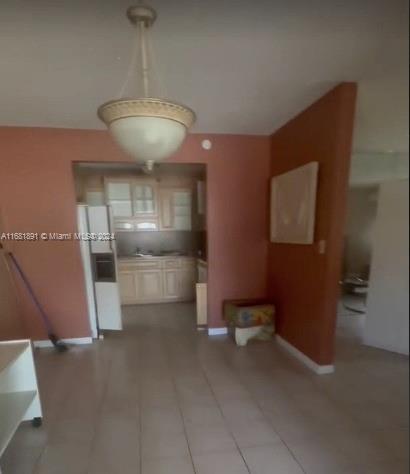 Ver detalles 405 3 / 3 1673 sq. ft. $ 2025-08-18 0 foto