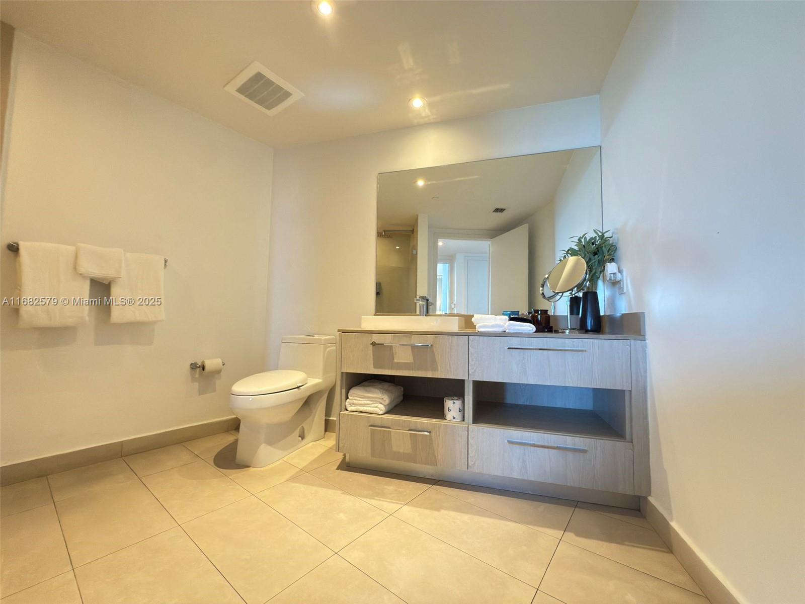See details 2712 1 / 1 869 sq. ft. $ 2024-10-25 0 Photo