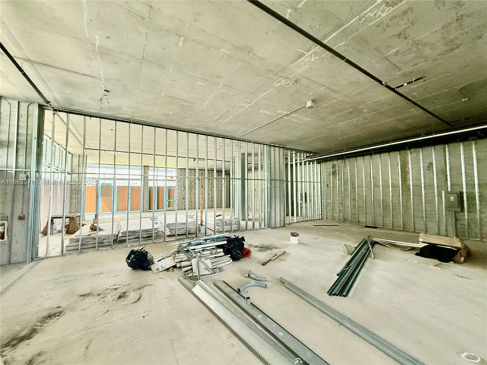 See details 5  /   sq. ft. $ 2025-02-14 0 Photo