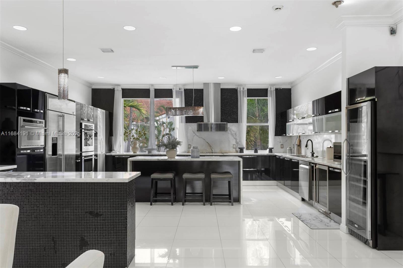 Photo of 19555 37th Ave (19555), Aventura, Florida, 33180 -