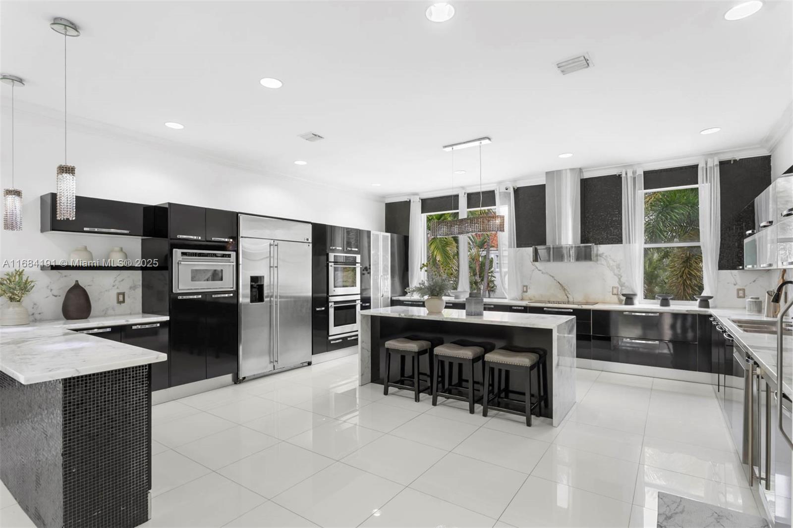 Photo of 19555 37th Ave (19555), Aventura, Florida, 33180 -