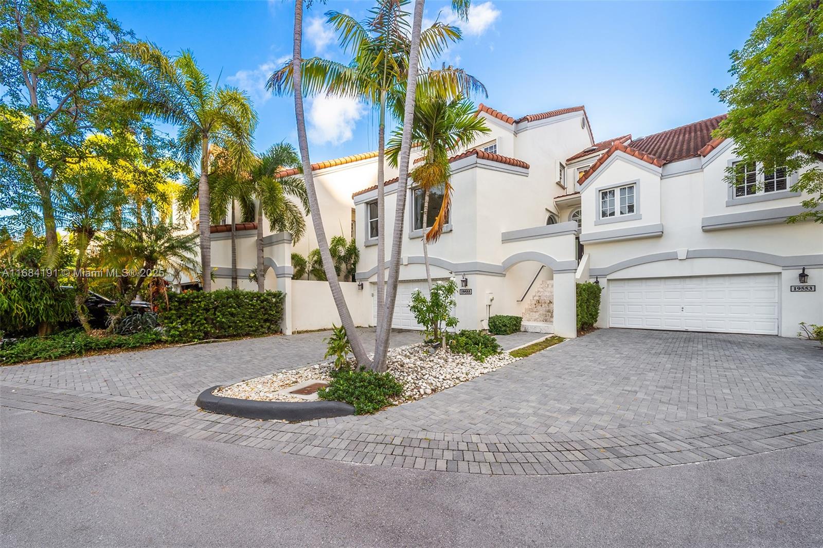 Photo of 19555 37th Ave (19555), Aventura, Florida, 33180 -