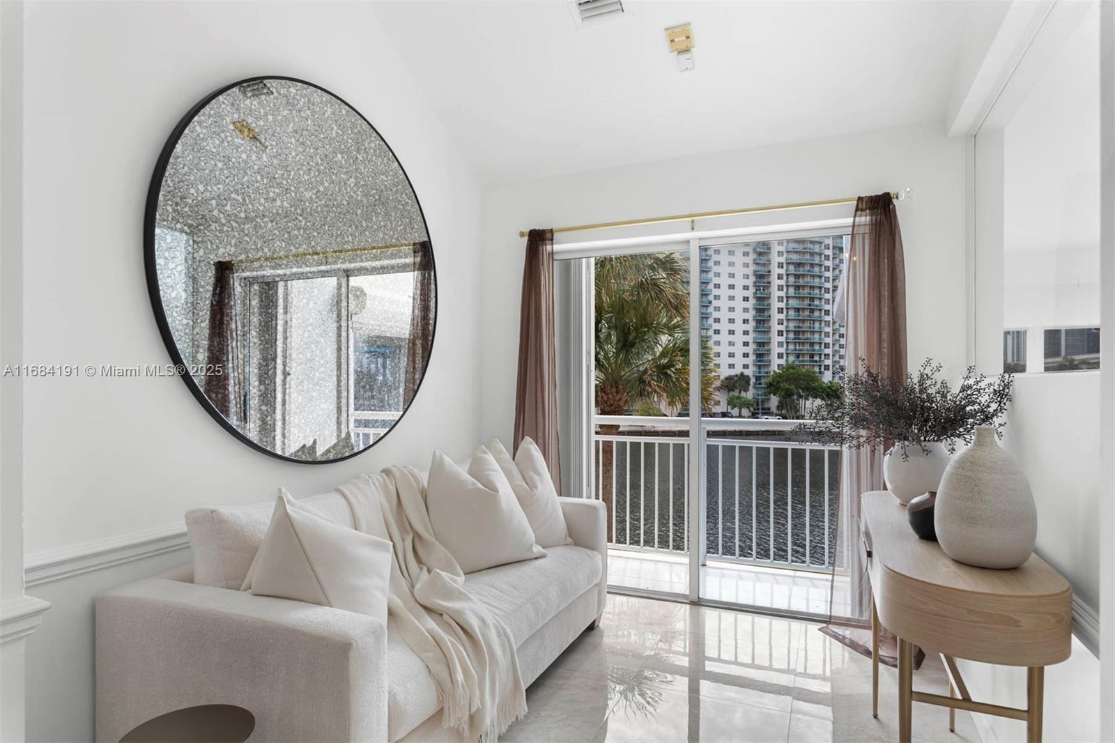 Photo of 19555 37th Ave (19555), Aventura, Florida, 33180 -