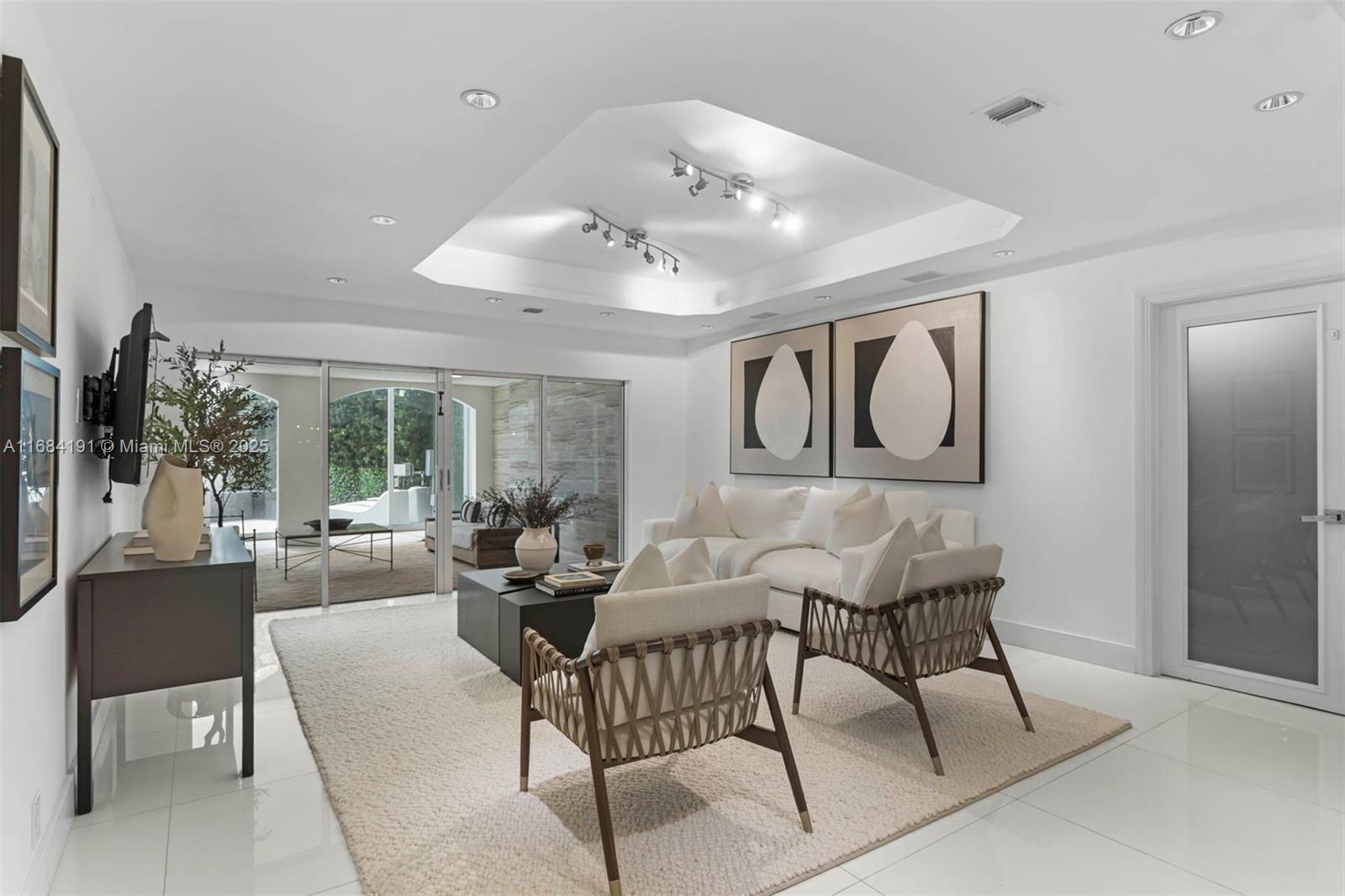 Photo of 19555 37th Ave (19555), Aventura, Florida, 33180 -