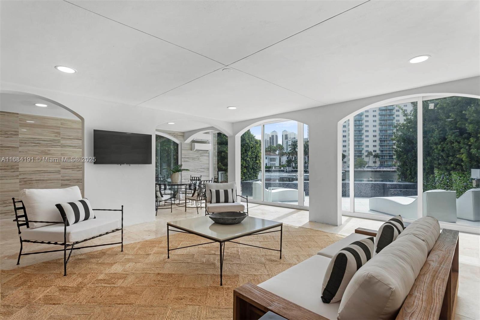 Photo of 19555 37th Ave (19555), Aventura, Florida, 33180 -
