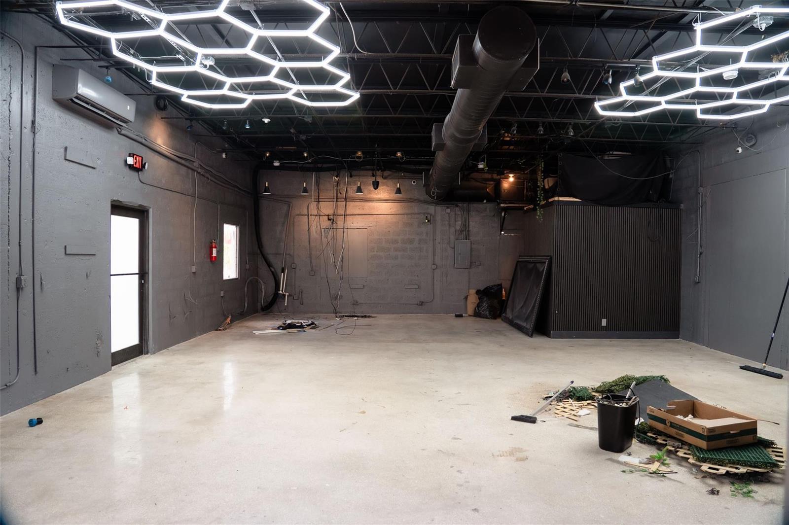 See details / 0 sq. ft. $ 2025-04-02 0 Photo