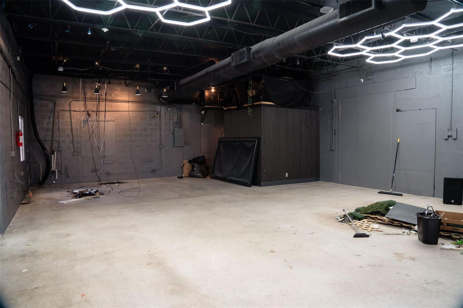 See details / 0 sq. ft. $ 2025-04-02 0 Photo