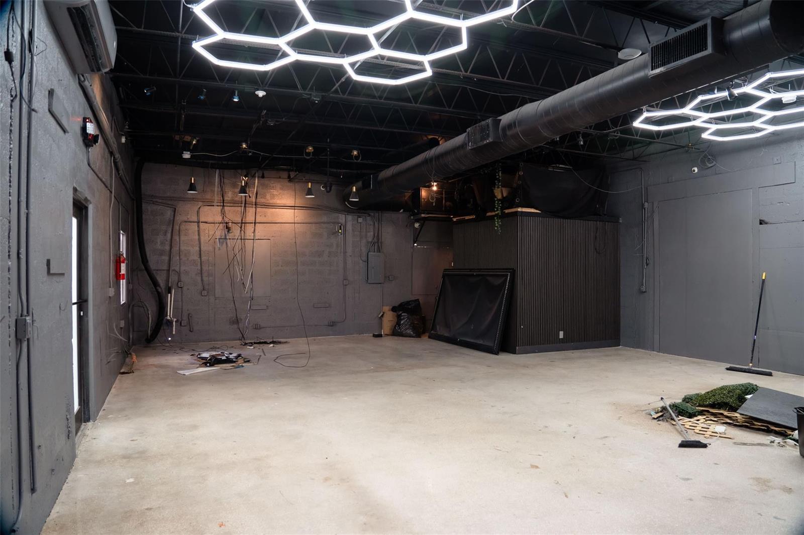 See details / 0 sq. ft. $ 2025-04-02 0 Photo
