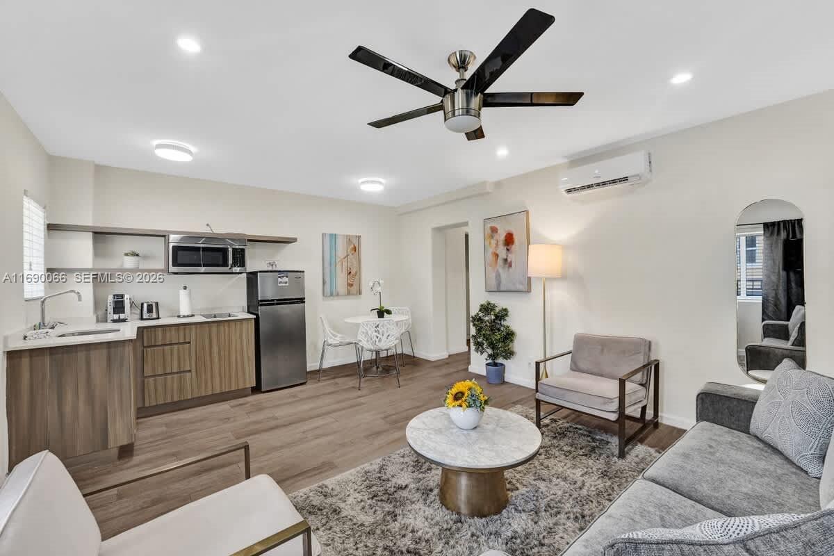   /   sq. ft. $ 2025-03-14 0 Photo