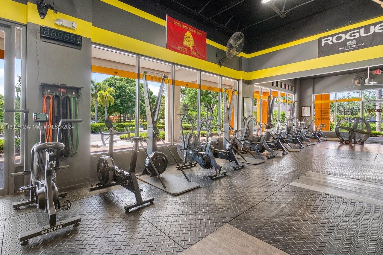   /   sq. ft. $ 2024-11-12 0 foto