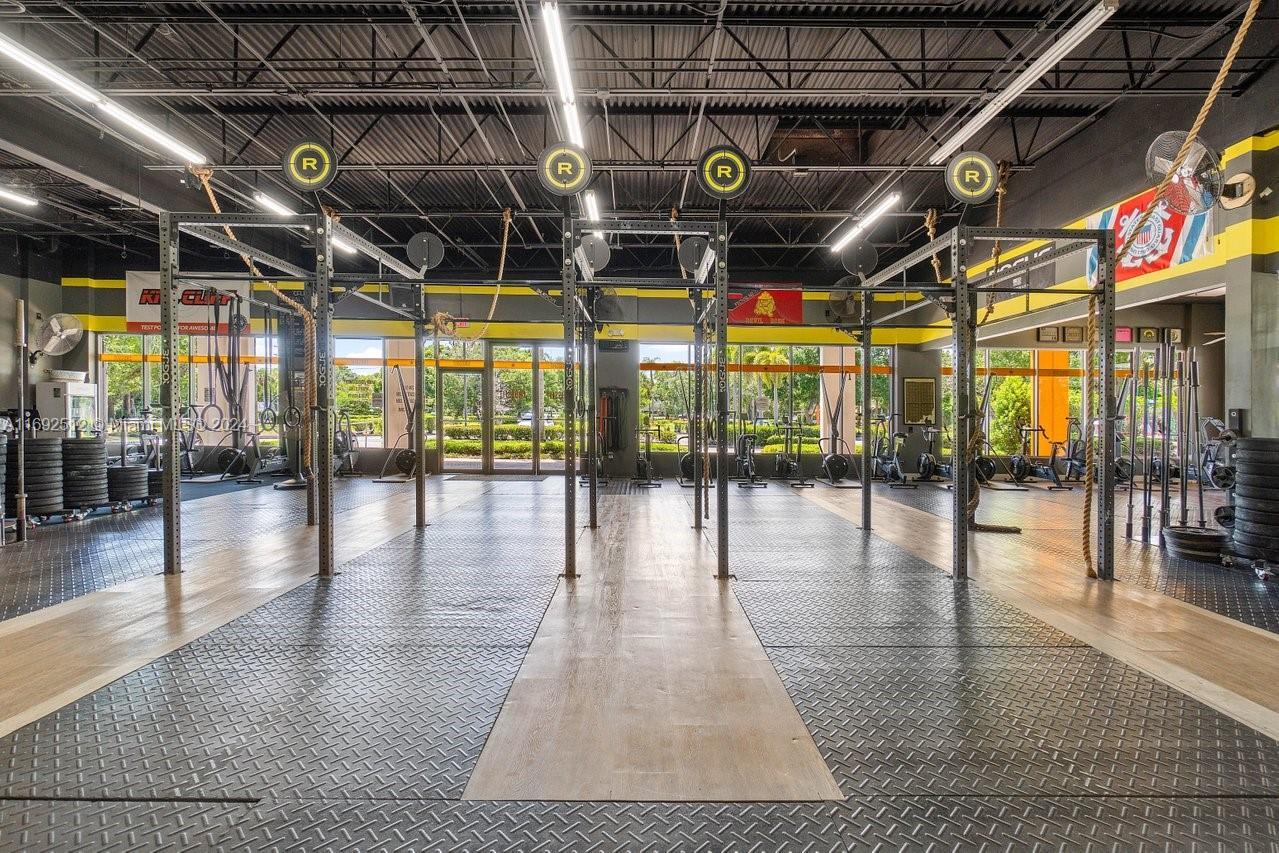   /   sq. ft. $ 2024-11-12 0 foto