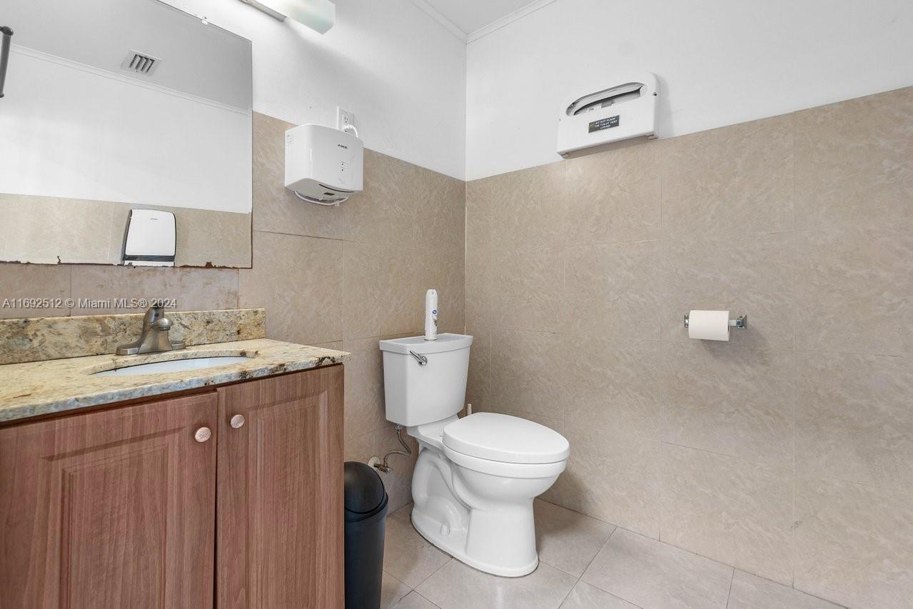   /   sq. ft. $ 2024-11-12 0 foto