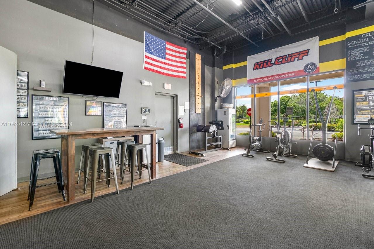   /   sq. ft. $ 2024-11-12 0 foto