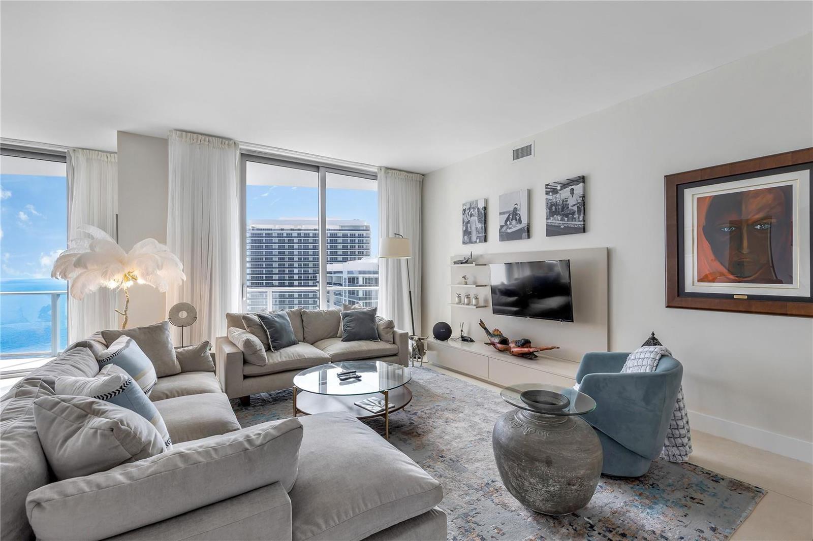 See details Lph3/5 4 / 2500 sq. ft. $ 2025-10-15 0 Photo