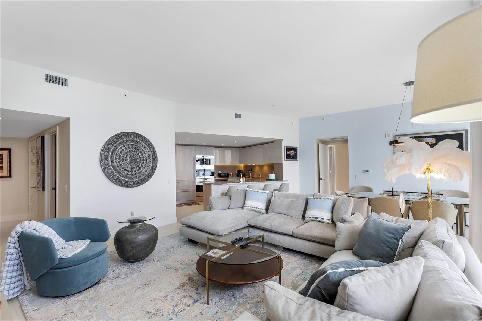 See details Lph3/5 4 / 2500 sq. ft. $ 2025-10-15 0 Photo