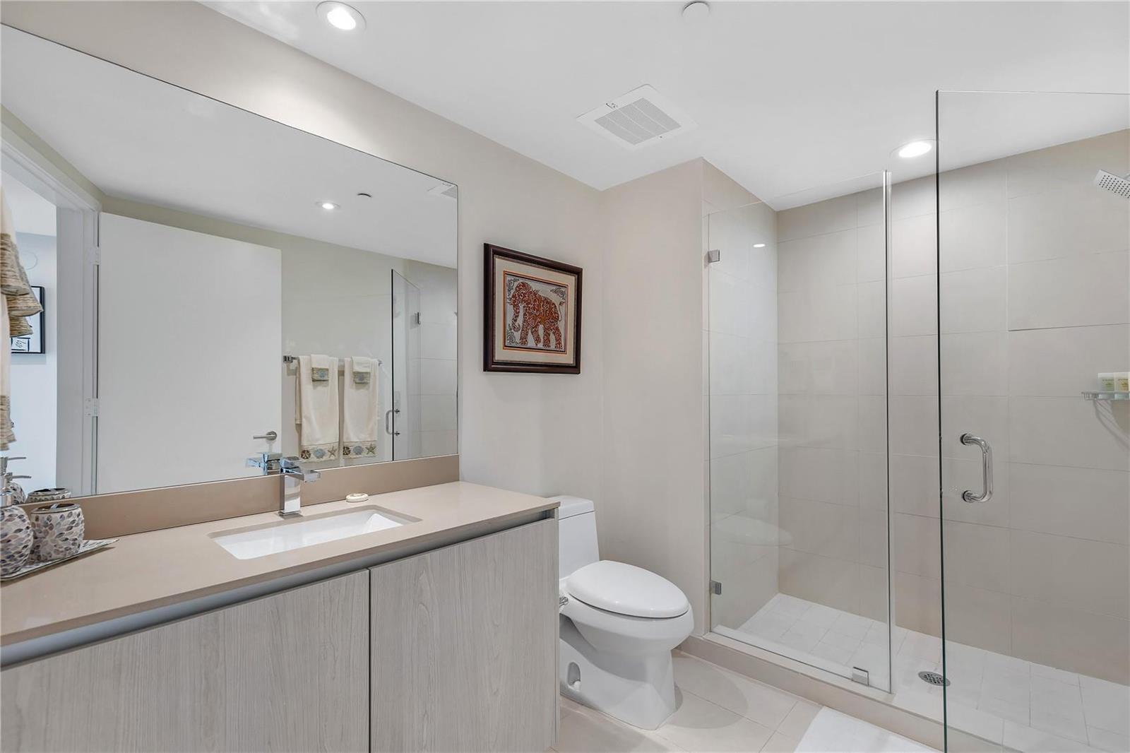 See details Lph3/5 4 / 2500 sq. ft. $ 2025-10-15 0 Photo