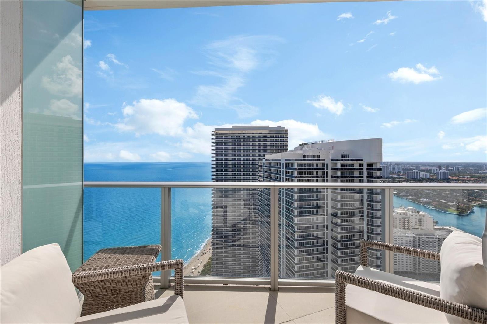 See details Lph3/5 4 / 2500 sq. ft. $ 2025-10-15 0 Photo