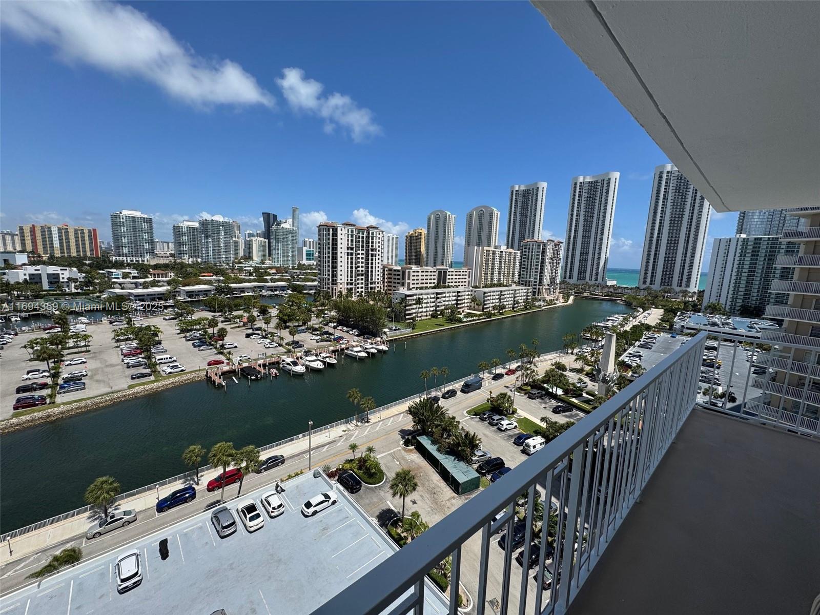 See details 1231 2 / 2 1350 sq. ft. $ 2025-01-16 0 Photo