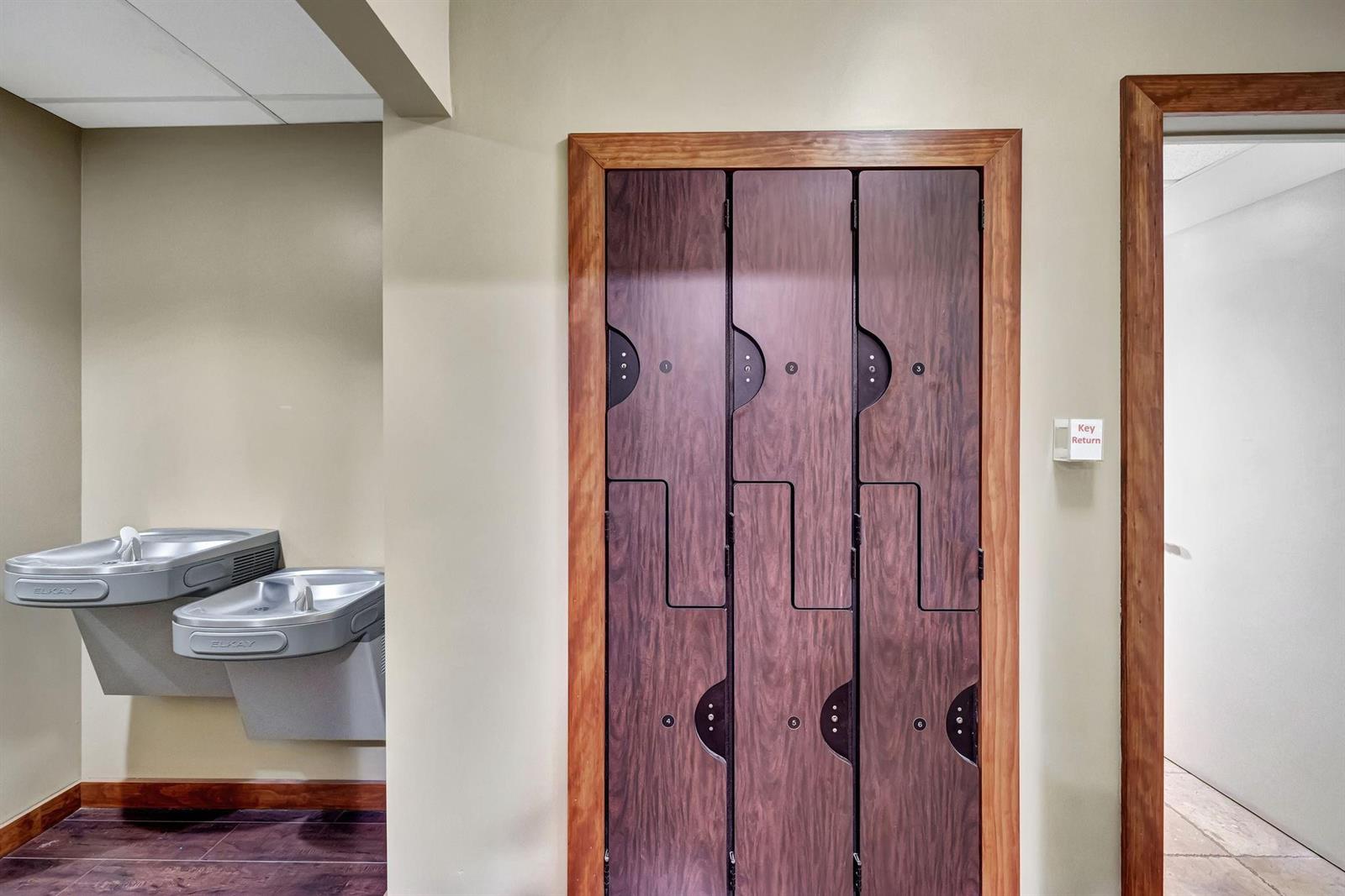 See details 60H / 0 sq. ft. $ 2025-06-24 0 Photo