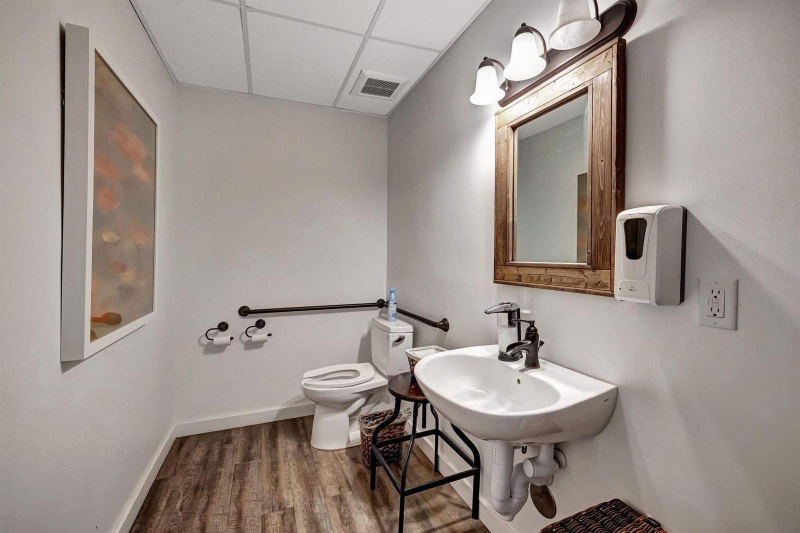 See details 60H / 0 sq. ft. $ 2025-06-24 0 Photo