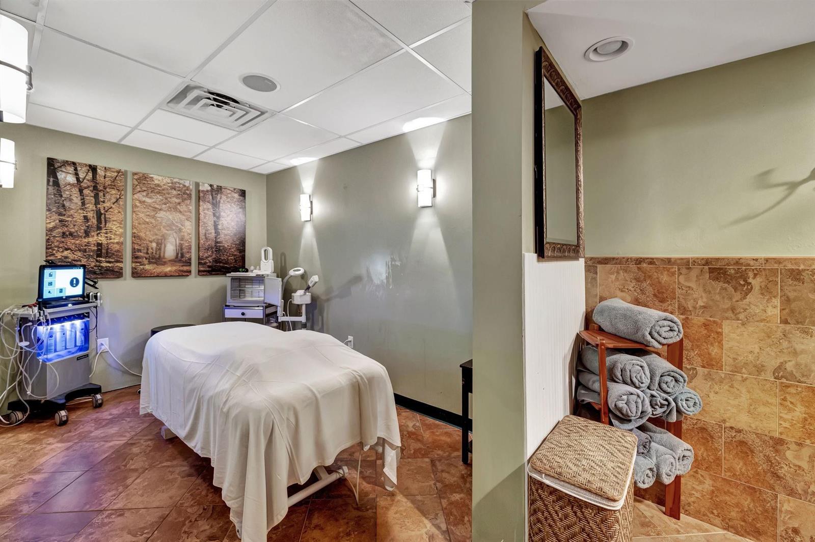 See details 60H / 0 sq. ft. $ 2025-06-24 0 Photo