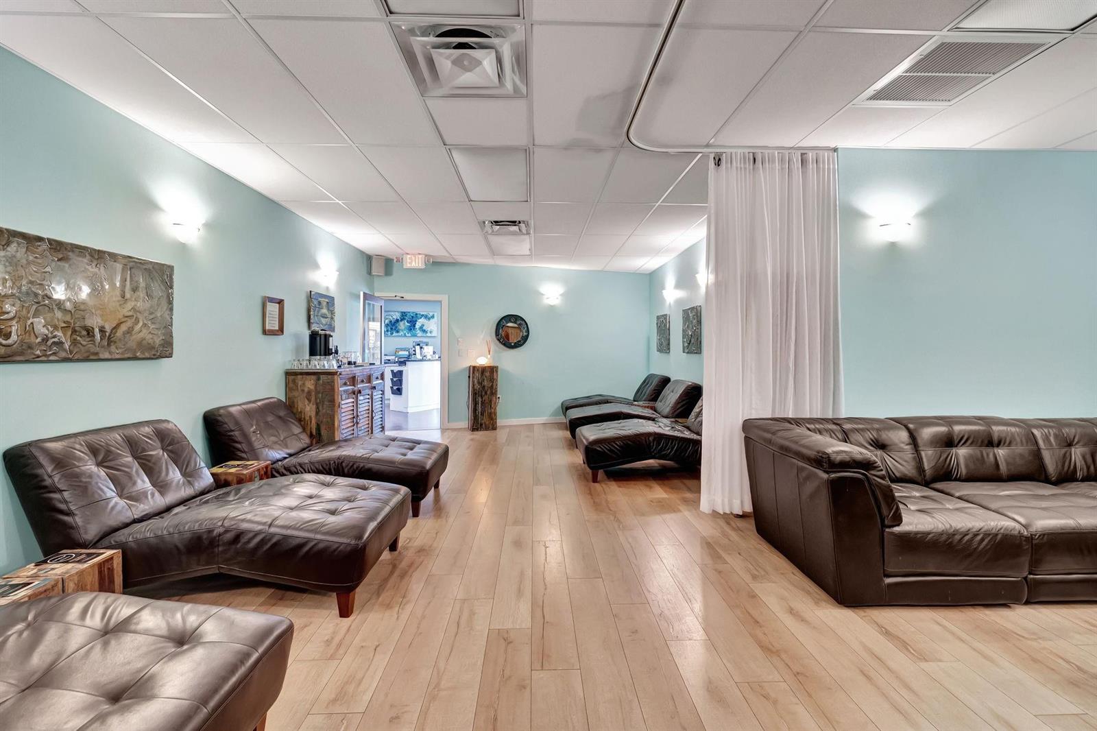 See details 60H / 0 sq. ft. $ 2025-06-24 0 Photo