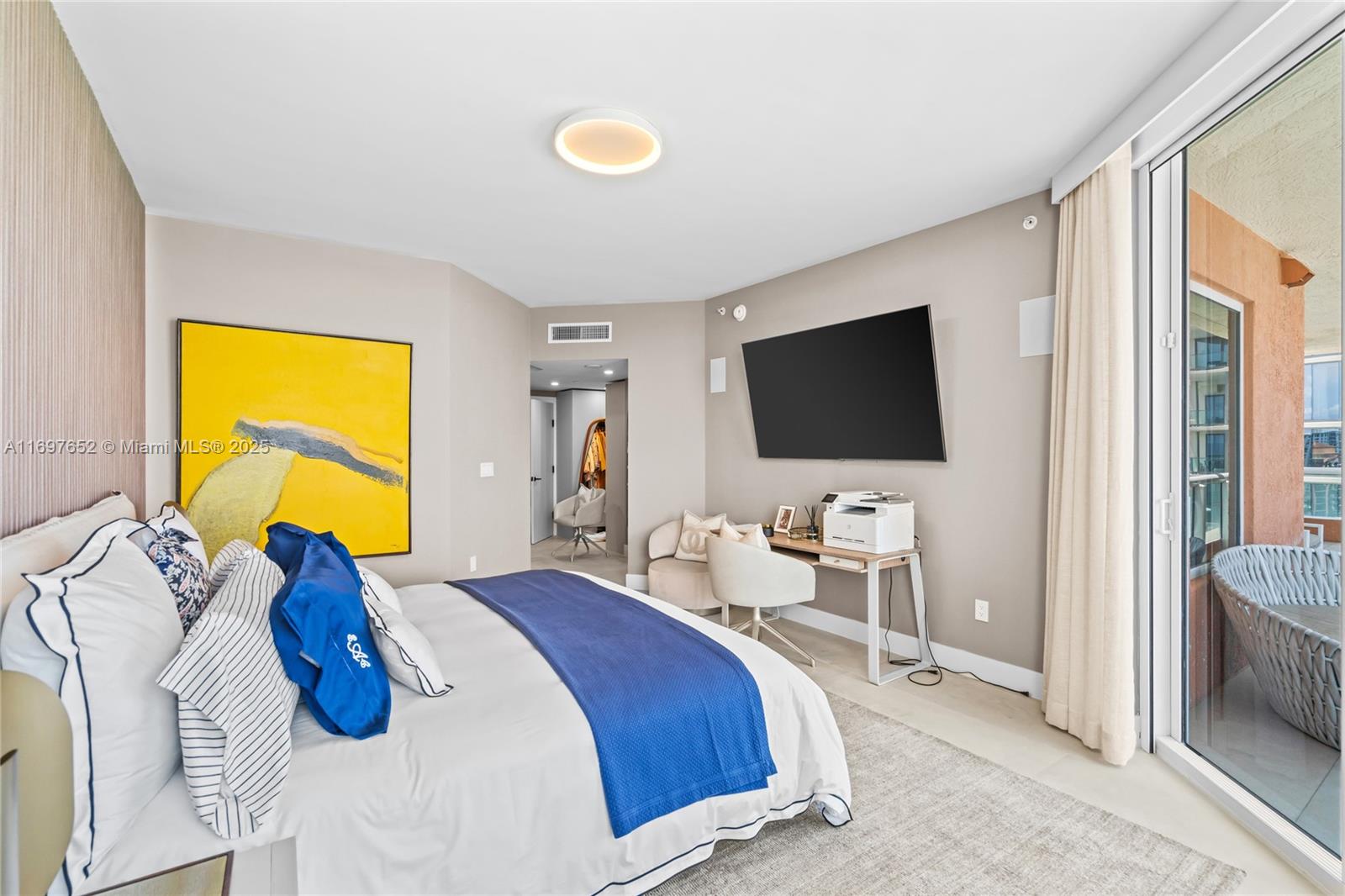See details 1801 3 / 4 2736 sq. ft. $ 2024-11-21 0 Photo