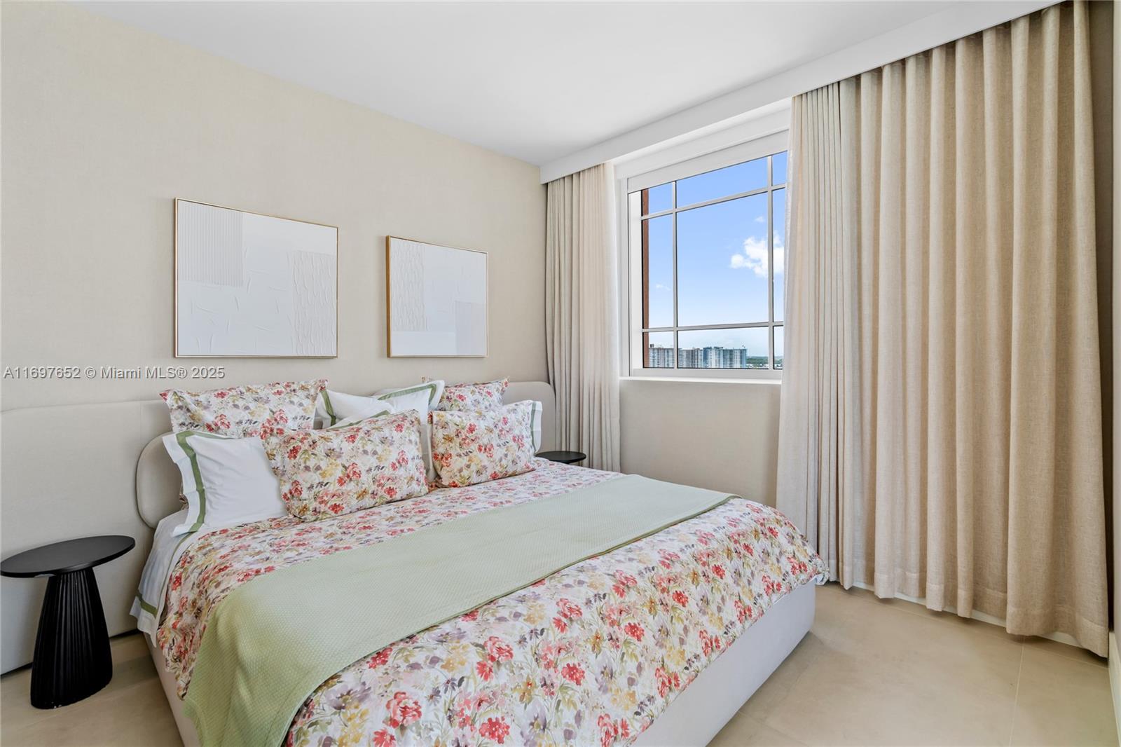 See details 1801 3 / 4 2736 sq. ft. $ 2024-11-21 0 Photo