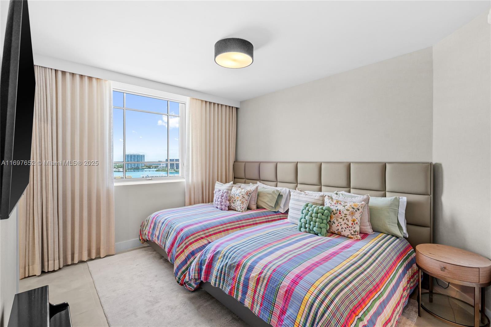 See details 1801 3 / 4 2736 sq. ft. $ 2024-11-21 0 Photo