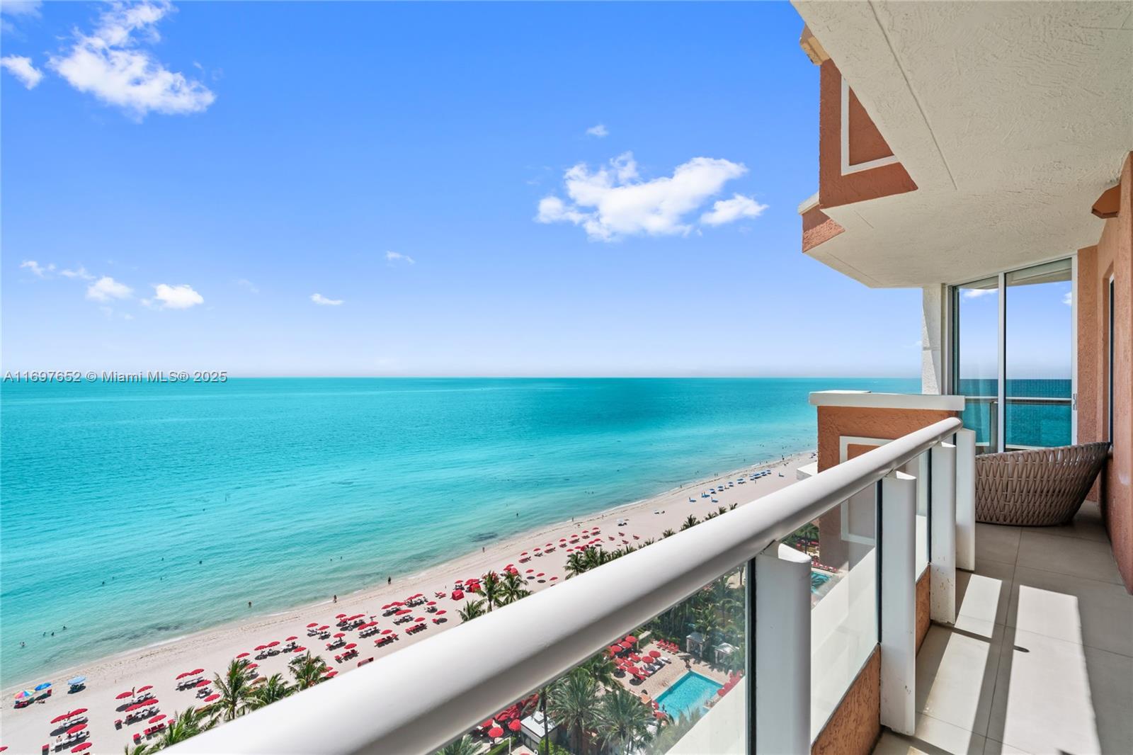See details 1801 3 / 4 2736 sq. ft. $ 2024-11-21 0 Photo