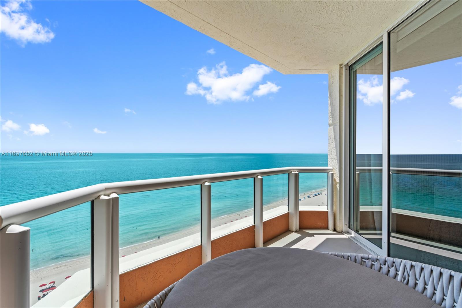 See details 1801 3 / 4 2736 sq. ft. $ 2024-11-21 0 Photo