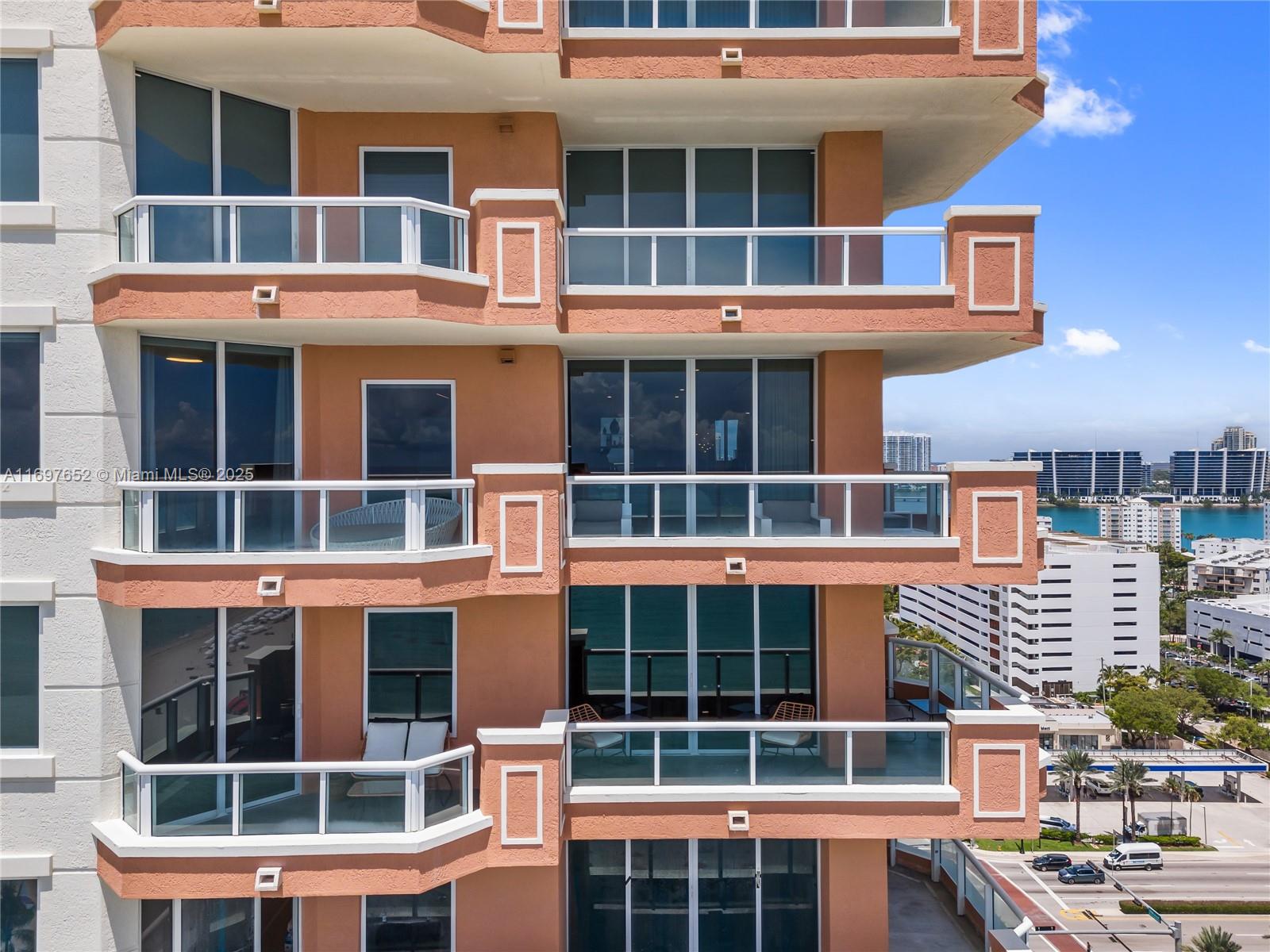 See details 1801 3 / 4 2736 sq. ft. $ 2024-11-21 0 Photo