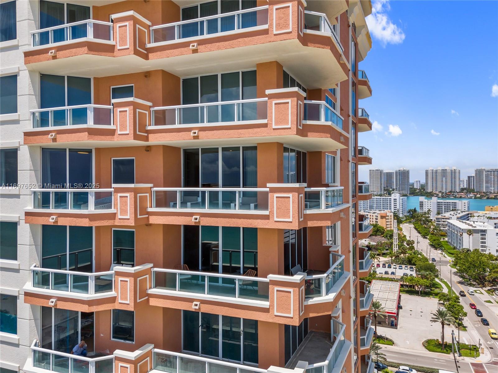 See details 1801 3 / 4 2736 sq. ft. $ 2024-11-21 0 Photo