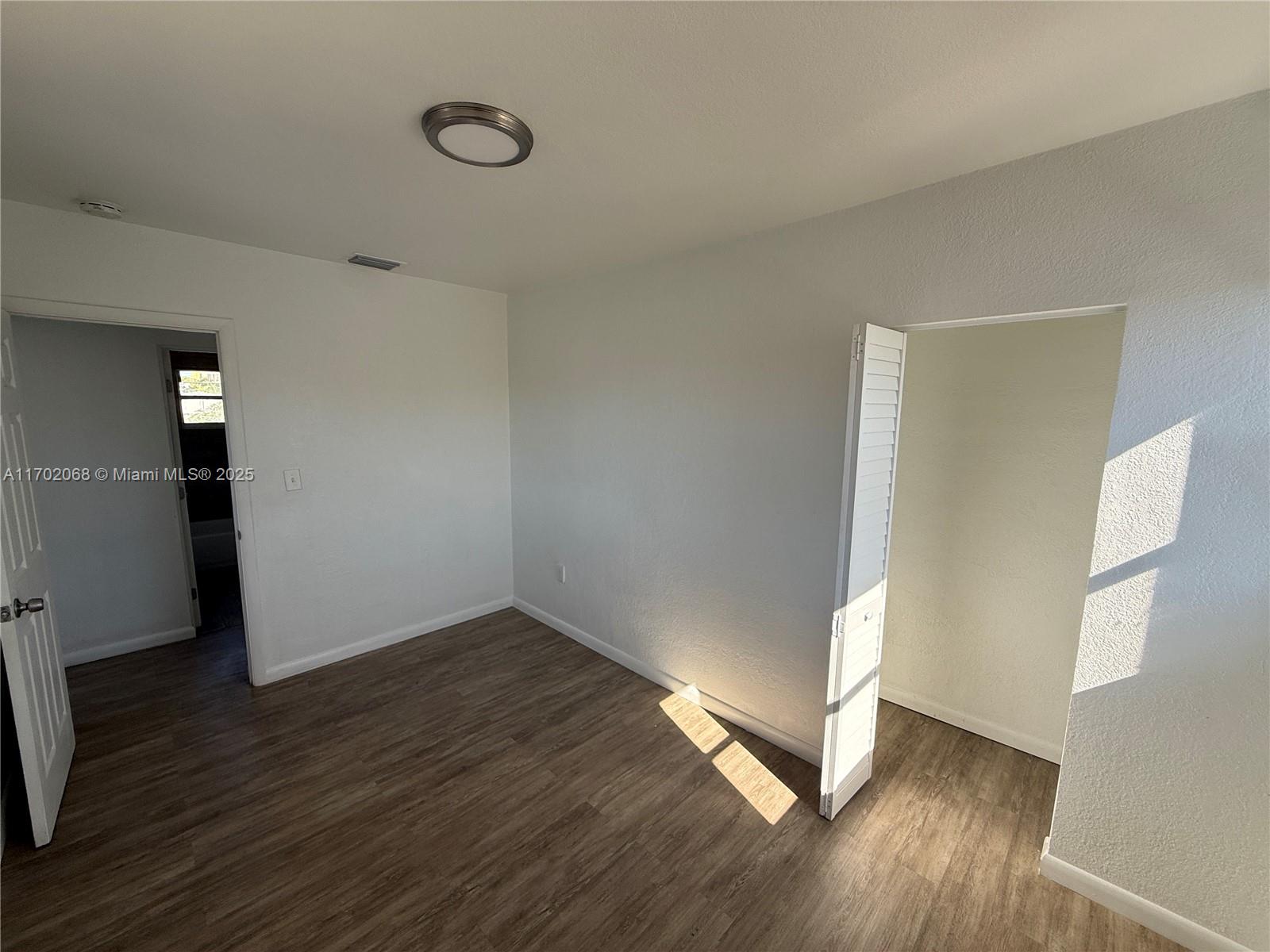 See details / 2752 sq. ft. $ 2025-05-06 0 Photo