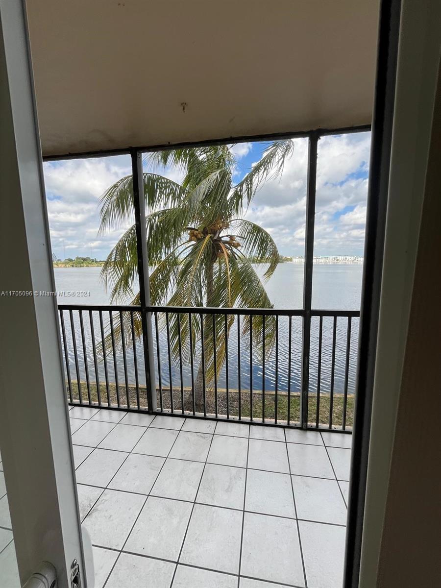 See details 205 1 / 2 873 sq. ft. $ 2025-12-09 0 Photo