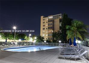 See details 205 1 / 2 873 sq. ft. $ 2025-12-09 0 Photo