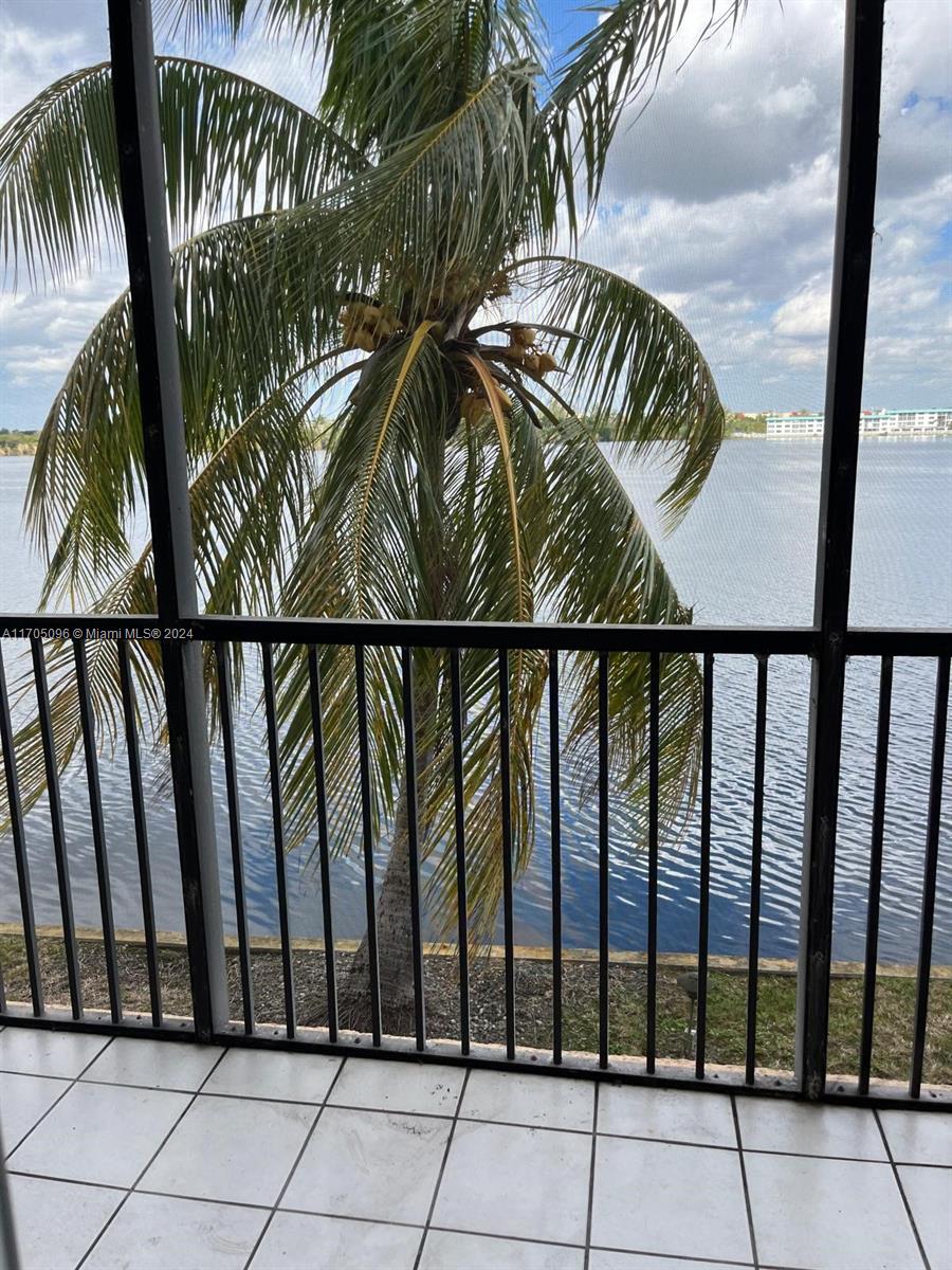 See details 205 1 / 2 873 sq. ft. $ 2025-12-09 0 Photo